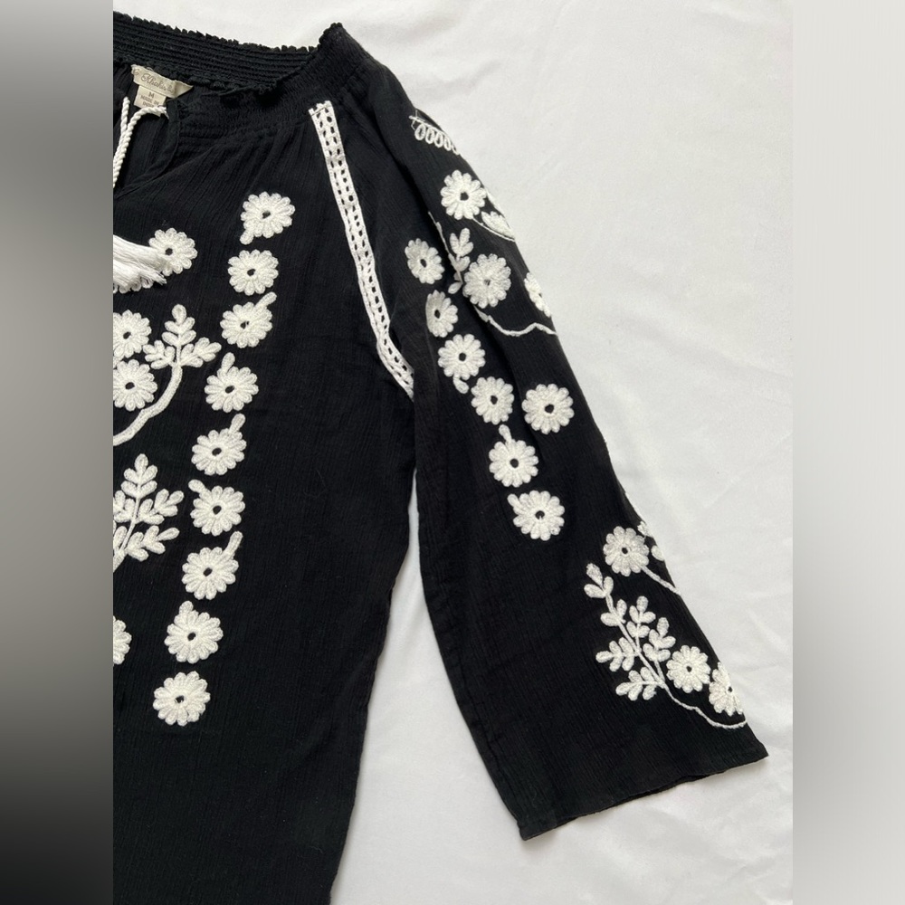 KC Khakis & Co Black & White Embroidered Boho Top - Picture 7 of 13